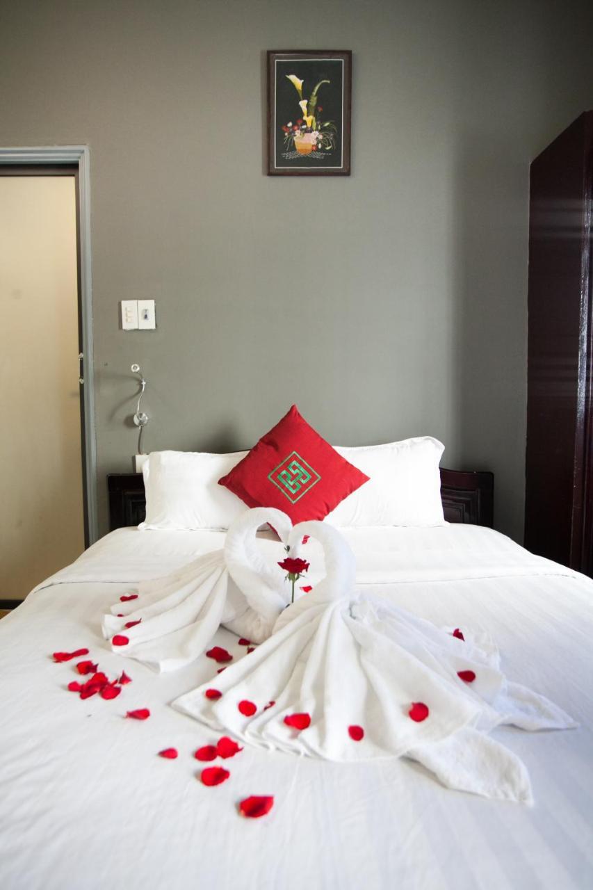 Hoang Trieu Hotel Hue Exterior foto