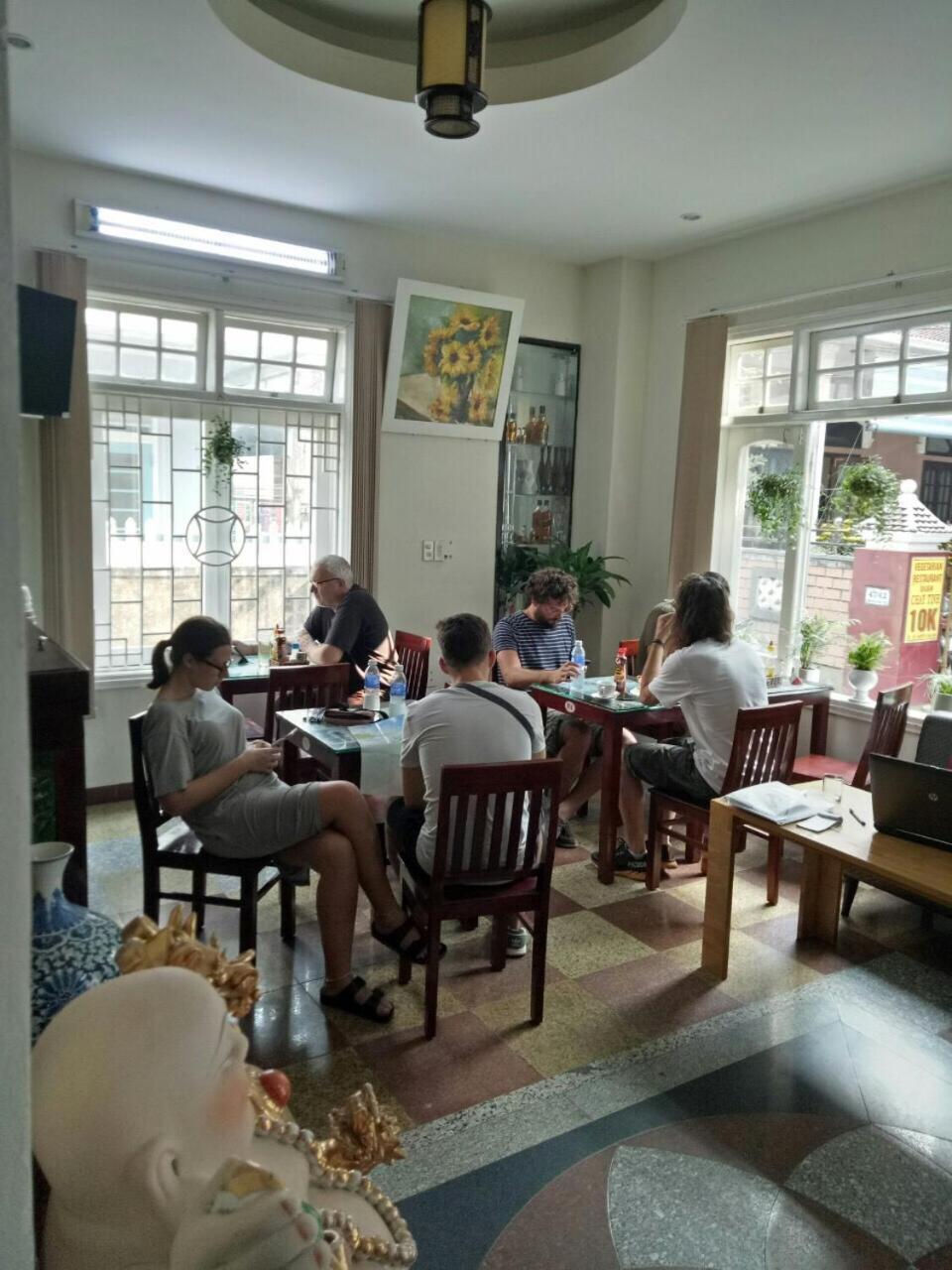 Hoang Trieu Hotel Hue Exterior foto